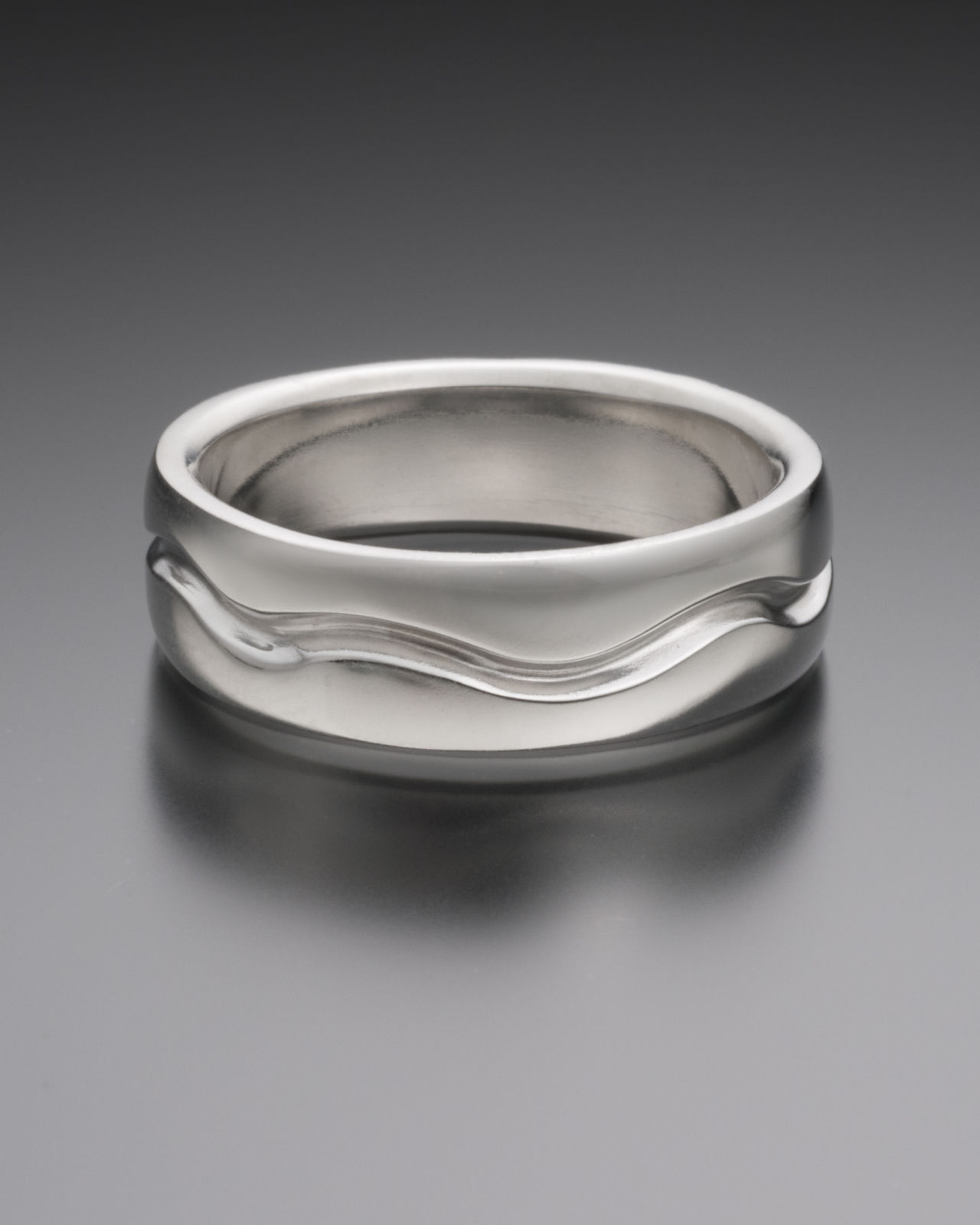 In Line Wave Ring | Tracy Johnson Fine Jewelry